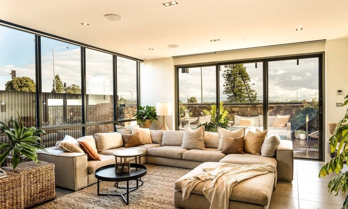 Elwood Apartment | Sunset Boulevard by Property Mums