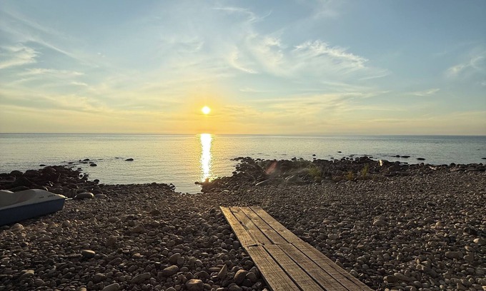 Saugeen 29 Cottage | Sunset Cottage -Discover your lakeside paradise on Lake Huron