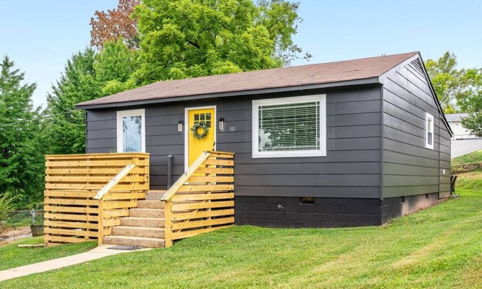 Northside House | Sunset Cottage - Mtn/Sunset views, GREAT location!