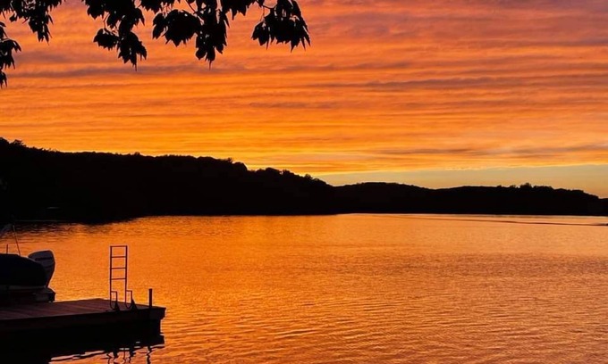New London House | Sunset Cottage on Badin Lake, NC!