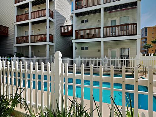 Fort Walton Beach Apartment | Sunset Cottages #1A