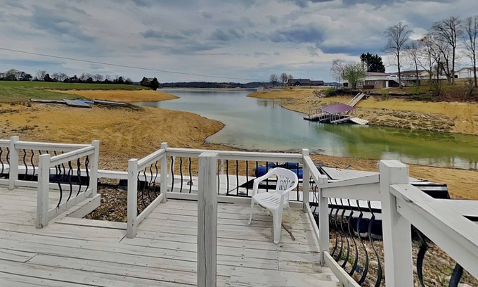 Dandridge Cabin | Sunset Cove