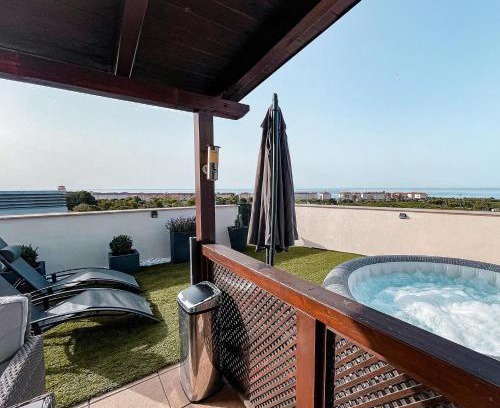 El Vendrell Apartment | Sunset Deluxe con jacuzzi, piscina y barbacoa