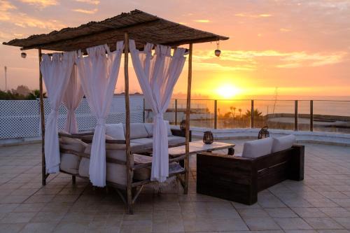 Harhoura Apartment | Sunset escape by the sea