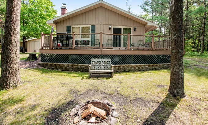 Nekoosa House | Sunset Getaway | Lake house in Nekoosa with wood-burning fireplace & grill
