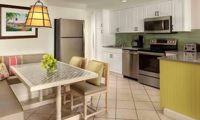 Truman Annex Resort | Sunset Harbor Resort, Marina, In Town, Hot Tub, Pool