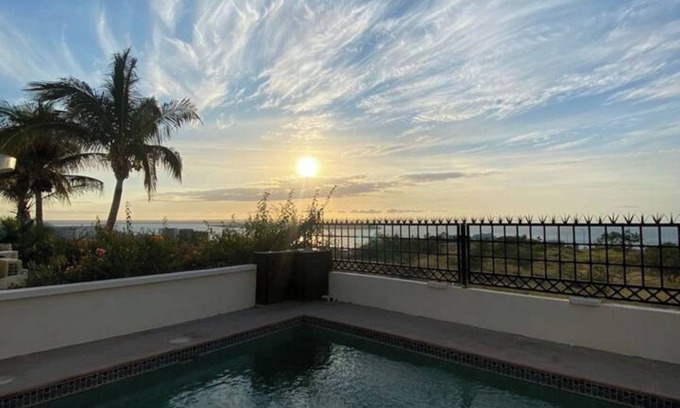 Lomas de Palmira House | Sunset Haven: Stunning Views