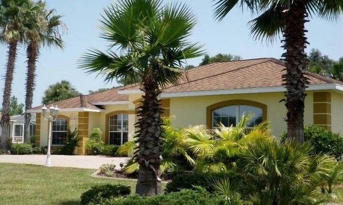 Inverness House | Sunset Hideaway Villa Louise by RedAwning