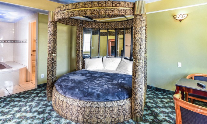 Westmont Hotel | Sunset Motel