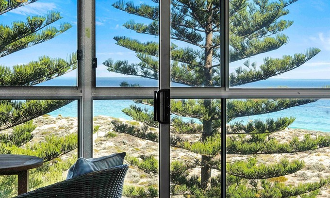 Scarborough Apartment | Sunset Oceanview Family Haven 100m from the beach