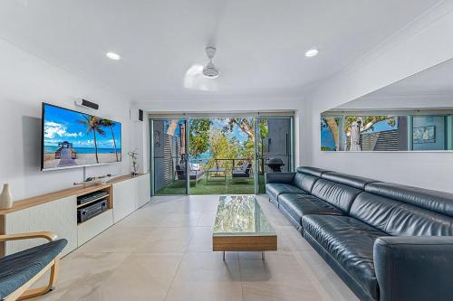 Hamilton Island Apartment | Sunset On Hamilton Island - 2 Bedroom Apartment with views and buggy