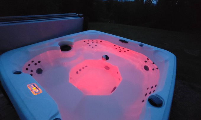 Jefferson Cottage | Sunset Paradise - Wh · Hot Tub! Pet Friendly! Exotic Mountain Cottage!