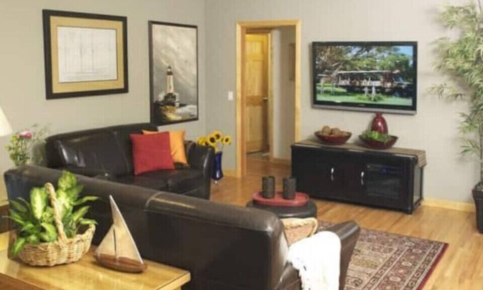 Sunset Park House | Sunset Park 3 Bedroom 2 Bath
