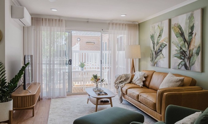 Mollymook Beach Apartment | Sunset Poolside - Stay 3, Pay 2 - Spring Specials!