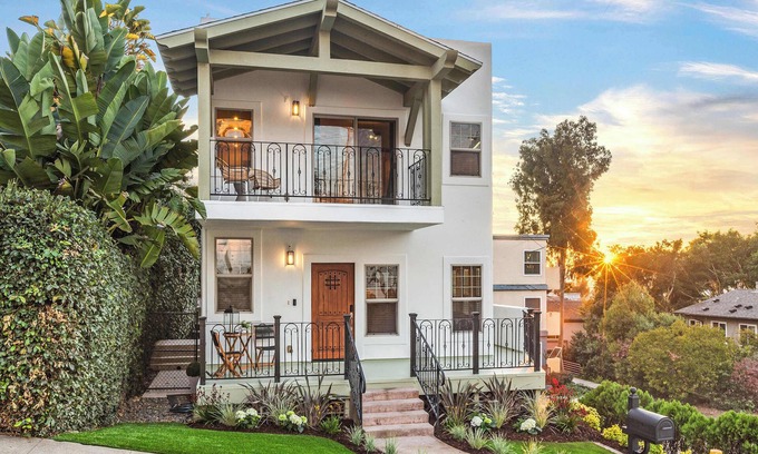 Mission Hills House | Sunset Terrace | Hot Tub | King Bed | Game Room | Parking