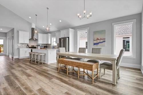 North Topsail Beach House | Sunset Tide by Sea Scape Properties