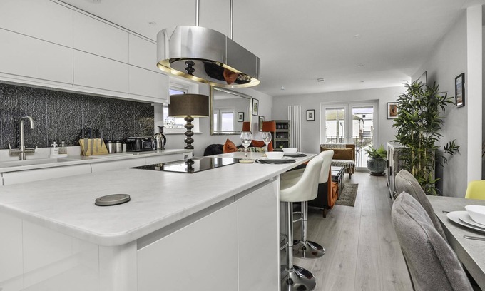 Brighton City Centre House | Sunset Townhouse With Free Parking
