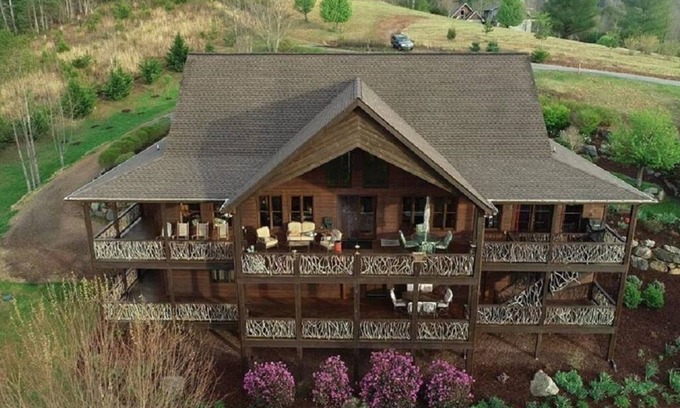 Franklin House | SUNSET VALLEY VIEW! LUXURY HOME WITH VIEWS FOR LARGE FAMILY OR FAMILY GATHERING!