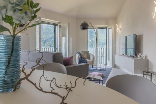 Lierna Apartment | Sunset View