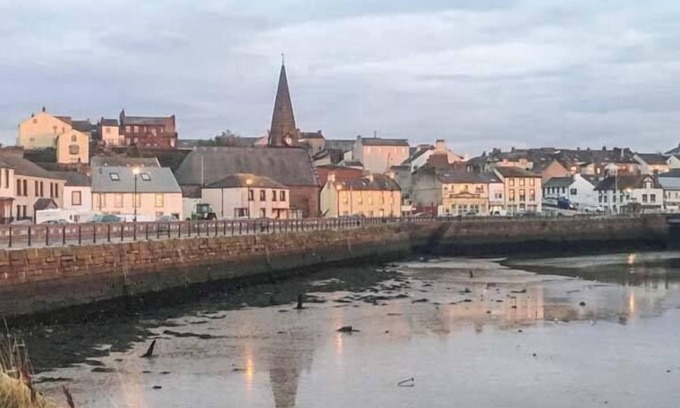 Maryport Cottage | SUNSET VIEW, pet friendly, character holiday cottage in Maryport