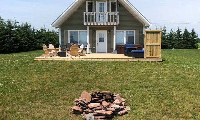Chelton House | Sunset Views Vacation Home - Hottub