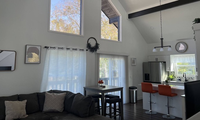 Gulfport Villa | Sunset Villa by Mazuma Suites-close to beaches and fun