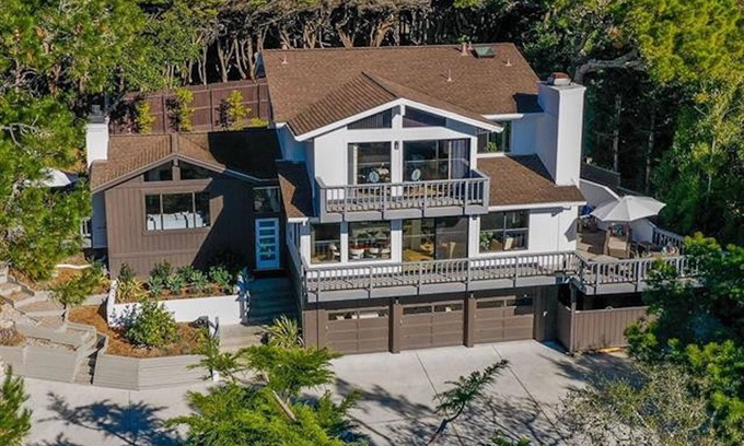 Del Monte Forest House | Sunset Villa: Upscale Three Bedroom Three Bath with Ocean Views