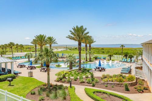 Galveston House | Sunset Vista By the Sea - Sparkling Pool and Bay Views! Enjoy Beach Club - Lazy River - Hot Tub!