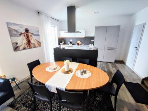 Zilina House | Sunshine apartment for 6 & Terrase & Free Parking