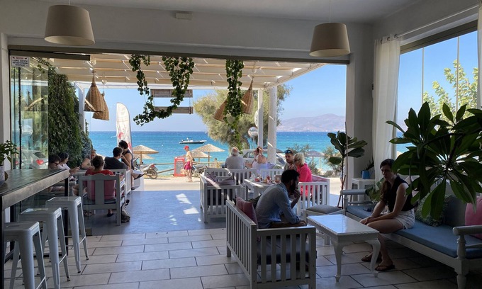 Agia Anna House | Sunshine Bay Suites