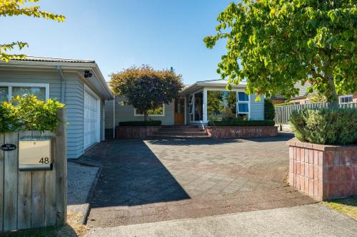 Taupo House | Sunshine Cottage