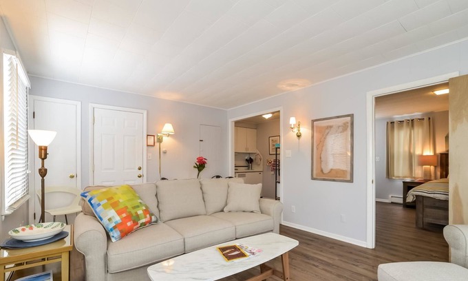 Saugatuck Condo | Sunshine Inn