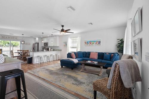 Vilano Beach House | Sunshine Lane l Heated Pool l Walk to Beach