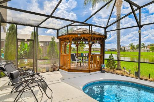 Crescent Lakes House | Sunshine Magic