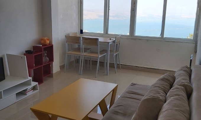 Tiberias Apartment | sunshine rooms- Public transportation every few minutes to the city center/beach