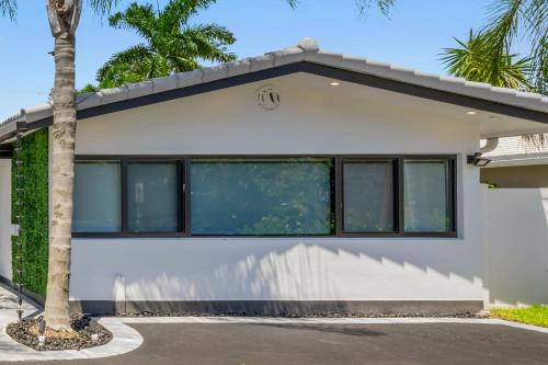 North Corals House | Sunshine Serenity
