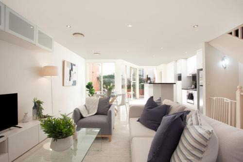 Bondi Apartment | Sunshine Terrace, Bondi Beach Isyd