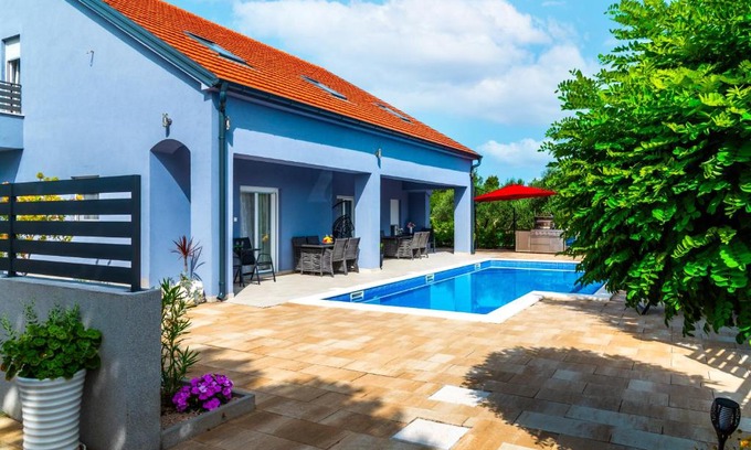 Bilice Apartment | SunSplash Sanctuary