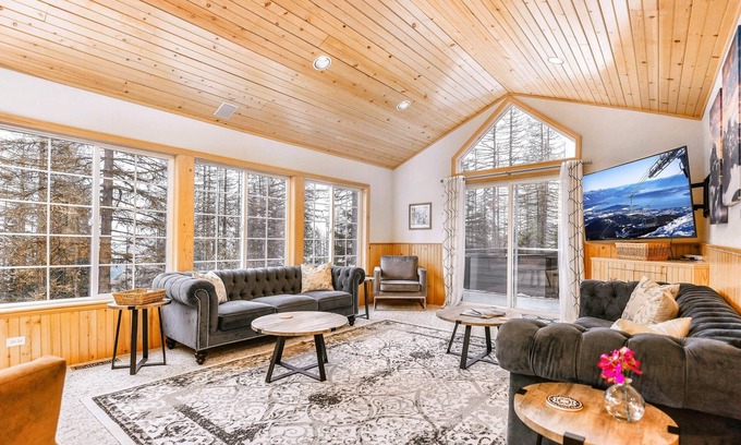Sandpoint Ski Chalet | Sunspot Lodge on Schweitzer Mountain