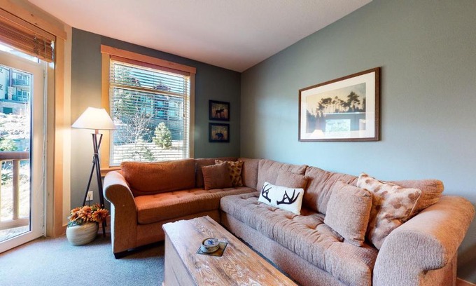 Mammoth Lakes Apartment | Sunstone #206 Condo