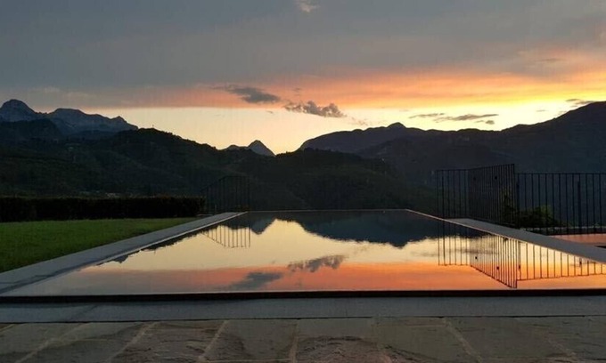 Castelnuovo di Garfagnana Villa | Superb villa with panoramic views of the Tuscan hills with infinity pool and sun terrace