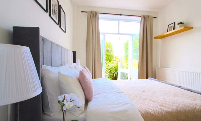 Fortis Green Apartment | Super 1 bed flat in Muswell hill with private garden