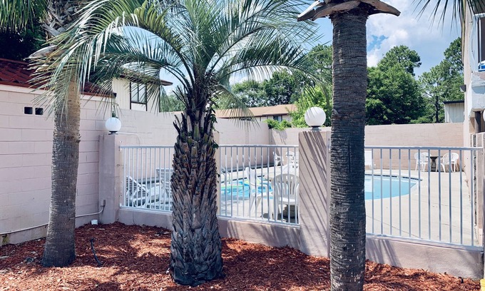Fort Walton Beach Hotel | Super 8 by Wyndham Ft Walton Beach