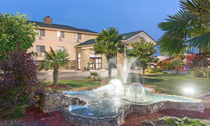 Anderson Hotel | Super 8 by Wyndham Anderson/Clemson Area
