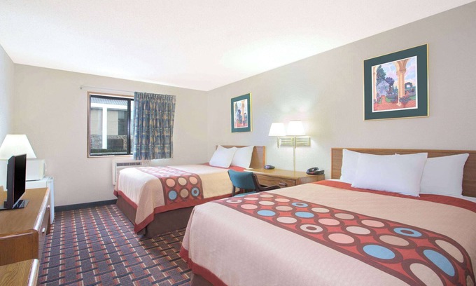Douglas Hotel | Super 8 by Wyndham Douglas