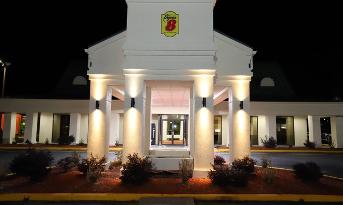 Florence Hotel | Super 8 by Wyndham Florence SC I-95 North/Hwy 76