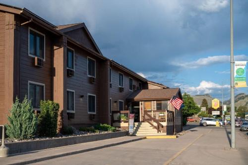 Gardiner Hotel | Super 8 by Wyndham Gardiner/Yellowstone Park Area