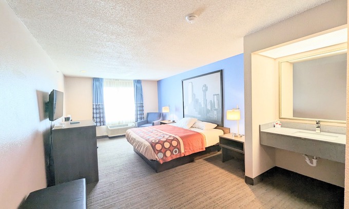 Garland Hotel | Super 8 by Wyndham Garland/Rowlett/East Dallas Area