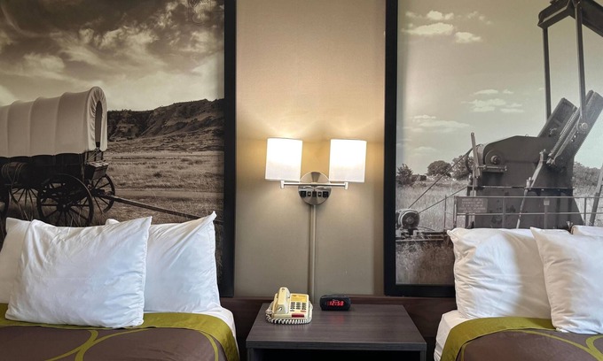 Grayville Hotel | Super 8 by Wyndham Grayville