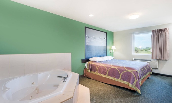 Hagerstown Hotel | Super 8 by Wyndham Hagerstown/Halfway Area